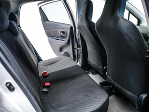 Хетчбэк Toyota Vitz 2018 года, 980000 рублей, Красноярск