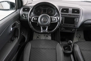Седан Volkswagen Polo 2018 года, 969000 рублей, Красноярск