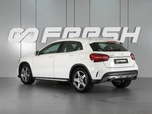 Внедорожник Mercedes-benz GLA-класс 2017 года, 2230000 рублей, Красный Пахарь