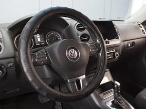 Внедорожник Volkswagen Tiguan 2011 года, 1390000 рублей, Омск