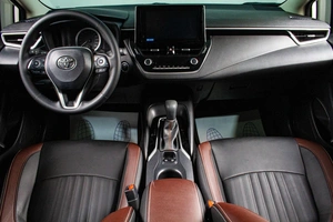 Седан Toyota Corolla 2022 года, 1899000 рублей, Сургут