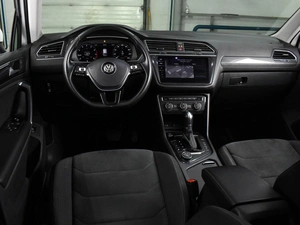 Внедорожник Volkswagen Tiguan 2017 года, 2594000 рублей, Воронеж