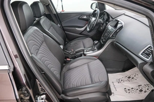 Седан Opel Astra 2014 года, 829000 рублей, Красноярск