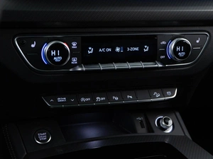 Внедорожник Audi Q5 2025 года, 6049050 рублей, Москва