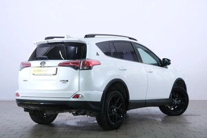 Внедорожник Toyota RAV4 2018 года, 2949000 рублей, Омск