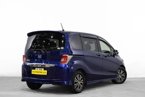 Минивэн Honda Freed 2015 года, 1249000 рублей, Барнаул