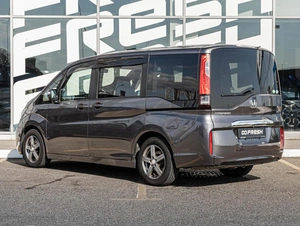 Минивэн Honda Stepwgn 2016 года, 1599000 рублей, Краснодар