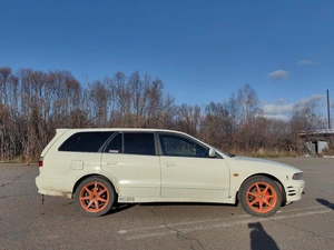 Универсал Mitsubishi Legnum 1998 года, 350000 рублей, Лесосибирск