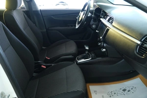 Седан Kia Rio 2019 года, 1379000 рублей, Омск