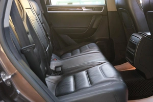 Внедорожник Volkswagen Touareg 2013 года, 2099000 рублей, Омск