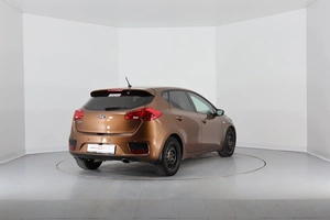 Хэтчбек Kia Ceed 2015 года, 1190000 рублей, Брянск