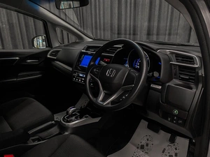 Хетчбэк Honda Fit 2016 года, 1000000 рублей, Красноярск