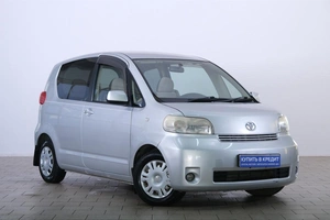 Минивэн Toyota Porte 2006 года, 599000 рублей, Омск