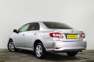 Седан Toyota Corolla 2011 года, 1199000 рублей, Сургут