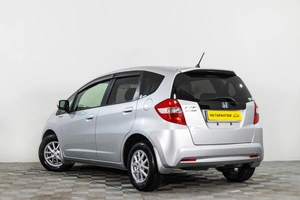 Хетчбэк Honda Fit 2012 года, 949000 рублей, Сургут