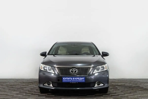 Седан Toyota Camry 2013 года, 1819000 рублей, Сургут