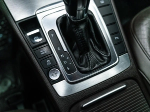 Седан Volkswagen Passat 2012 года, 1300000 рублей, Красноярск