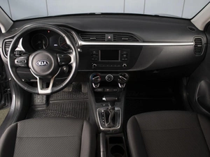 Седан Kia Rio 2021 года, 1802000 рублей, Омск