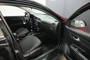 Хэтчбек Kia Rio 2018 года, 1670000 рублей, Курск