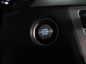 Седан Genesis G80 2020 года, 3889000 рублей, Тюмень