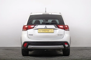 Внедорожник Mitsubishi Outlander 2015 года, 2199000 рублей, Томск