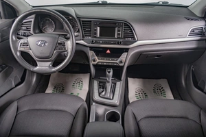 Седан Hyundai Elantra 2018 года, 1789000 рублей, Томск