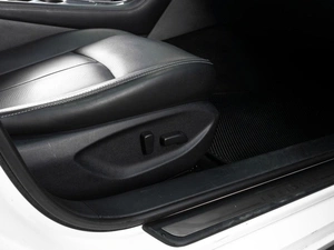 Седан Infiniti Q50 2016 года, 1999000 рублей, Тюмень