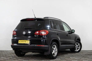 Внедорожник Volkswagen Tiguan 2010 года, 1489000 рублей, Сургут