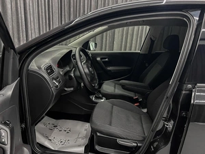 Седан Volkswagen Polo 2012 года, 749000 рублей, Ачинск