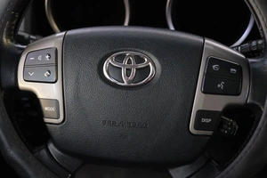 Внедорожник Toyota Land Cruiser 2009 года, 3299000 рублей, Омск