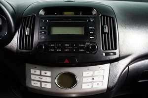 Седан Hyundai Elantra 2011 года, 669000 рублей, Сургут