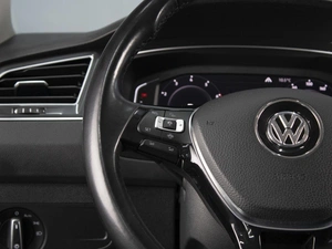 Внедорожник Volkswagen Tiguan 2019 года, 2930000 рублей, Омск