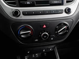 Седан Hyundai Solaris 2017 года, 1349000 рублей, Тюмень