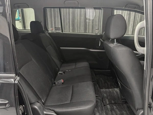 Минивэн Toyota Isis 2011 года, 1220000 рублей, Красноярск