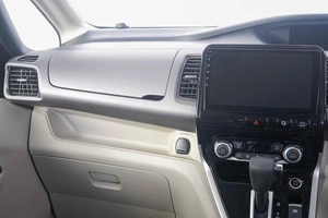 Минивэн Nissan Serena 2017 года, 1919000 рублей, Кемерово