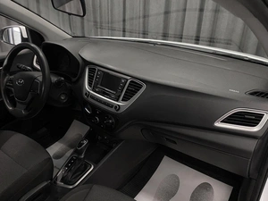 Седан Hyundai Solaris 2019 года, 990000 рублей, Красноярск