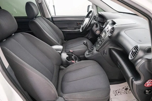 Минивэн Kia Carens 2011 года, 729000 рублей, Красноярск
