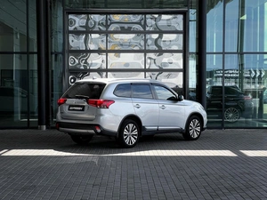 Внедорожник Mitsubishi Outlander 2018 года, 1999999 рублей, Уфа