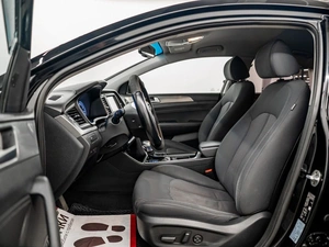 Седан Hyundai Sonata 2017 года, 1700000 рублей, Красноярск