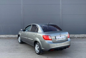 Седан Kia Rio 2011 года, 570000 рублей, Солонцы