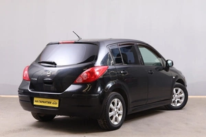 Хетчбэк Nissan Tiida 2011 года, 819000 рублей, Новосибирск