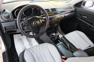 Седан Mazda 3 2004 года, 699000 рублей, Омск