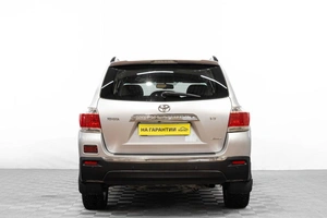 Внедорожник Toyota Highlander 2013 года, 2139000 рублей, Барнаул