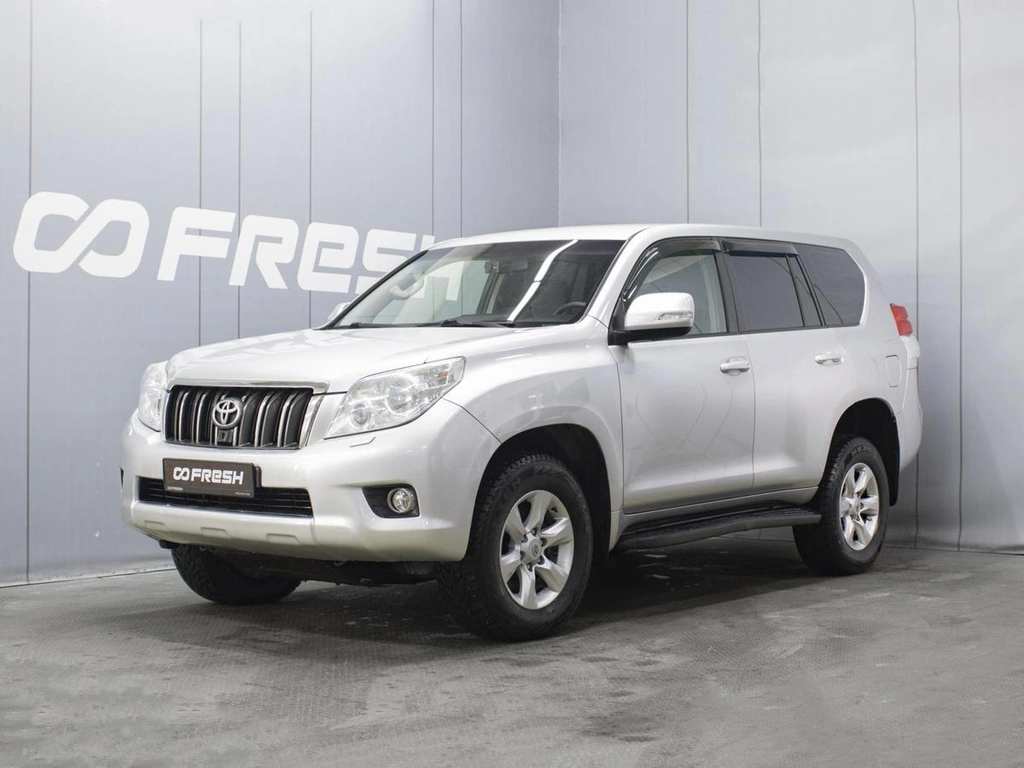 Внедорожник Toyota Land Cruiser Prado 2010 года, 2586000 рублей, Омск