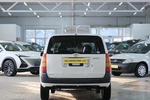 Универсал Toyota Succeed 2008 года, 689000 рублей, Омск