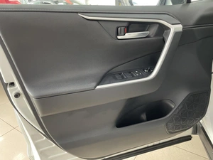Внедорожник Toyota RAV4 2019 года, 2997000 рублей, Солонцы