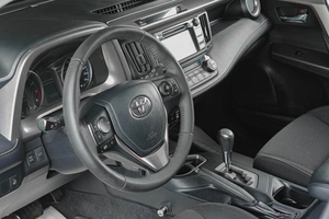 Внедорожник Toyota RAV4 2016 года, 2299000 рублей, Тюмень