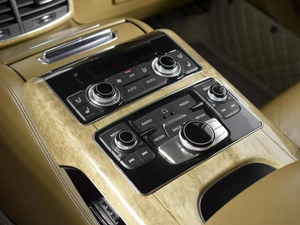Седан Audi A8 2011 года, 1569900 рублей, Казань