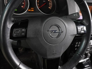 Седан Opel Astra 2010 года, 599000 рублей, Воронеж