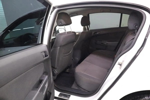 Седан Opel Astra 2012 года, 700000 рублей, Брянск